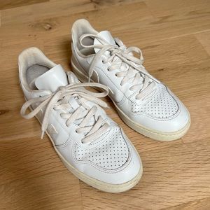 Veja V-10 Sneakers